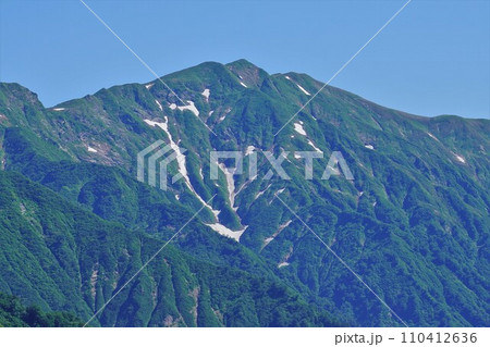 祝瓶山からの西朝日岳 祝瓶山からの西朝日岳 110412636