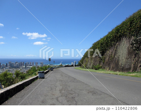 Tanatalus Lookout on Round Top drive overlooking Honolulu Tanatalus Lookout on Round Top drive overlooking Honolulu 110422806
