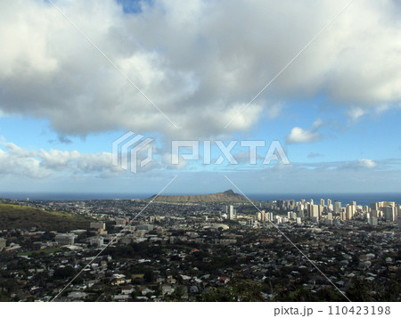 Diamondhead and the city of Honolulu on Oahu 110423198