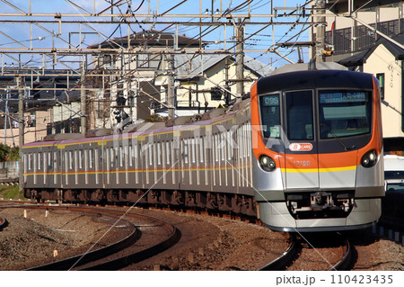 ［F］東京地下鉄副都心線17000系（各停-8両：西武池袋線直通） 110423435