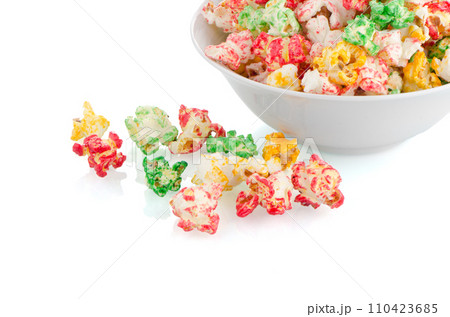 Bowl of popcorn 110423685
