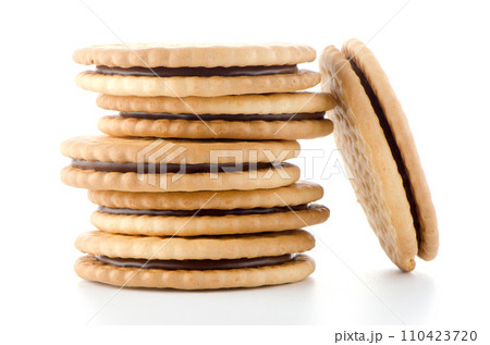 Sandwich biscuits with chocolate filling 110423720