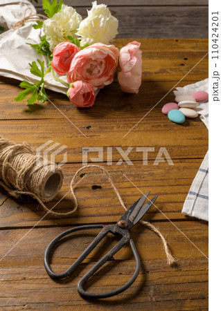 Old-fashioned scissors 110424201