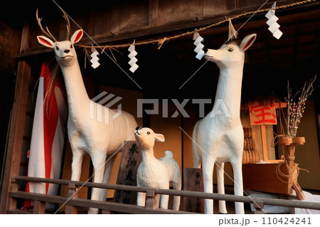 三河國一之宮「砥鹿神社里宮」の「神鹿」と「宝船」 110424241