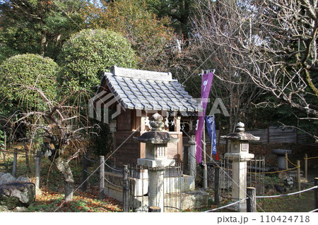 初詣を迎える神楽所大阪高槻上宮天満宮 110424718