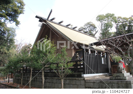 初詣を迎える神楽所大阪高槻上宮天満宮 110424727