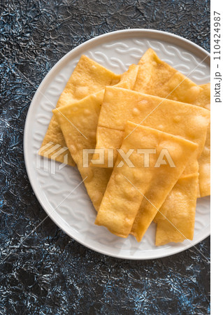 Coscoroes on a plate 110424987