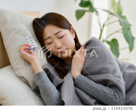 具合の悪い女性 具合の悪い女性 110425076