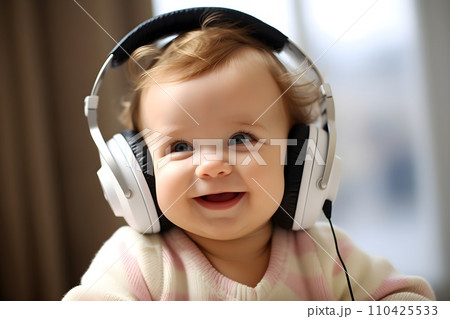 ヘッドフォンで音楽を聴く赤ちゃん2　AI生成画像 110425533