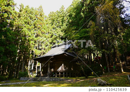 花巻市の名所 丹内山神社 110425639