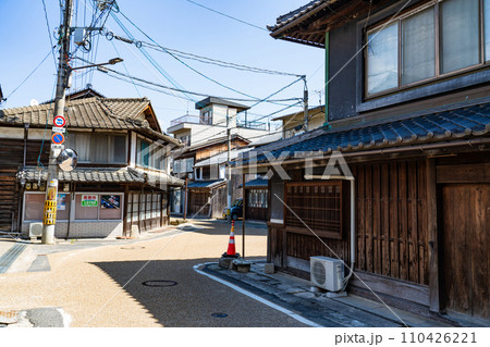 【重要伝統的建造物群保存地区】城東 中之町の辻の風景1 岡山県津山市 【重要伝統的建造物群保存地区】城東 中之町の辻の風景1 岡山県津山市 110426221
