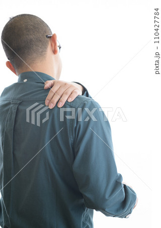 肩の痛みイメージ 110427784