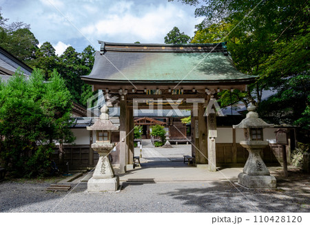 四季講堂(元三大師堂)山門 四季講堂(元三大師堂)山門 110428120