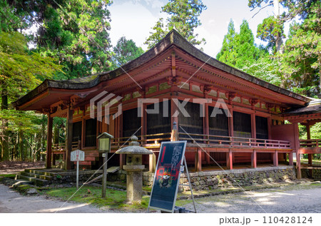 延暦寺の常行堂 110428124