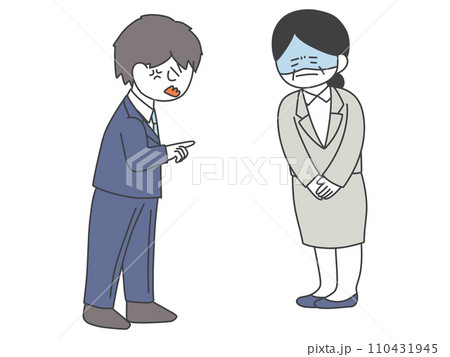 若手男性社員に怒られるベテラン女性社員 若手男性社員に怒られるベテラン女性社員 110431945