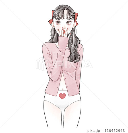 ハート柄のパンツを履いている女性 110432948