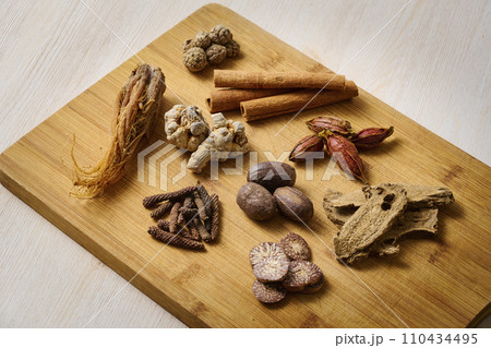 漢方　漢方薬　薬膳　kampo medicine 110434495