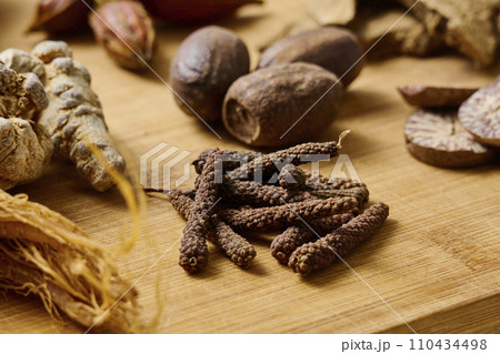 漢方　漢方薬　薬膳　kampo medicine 110434498