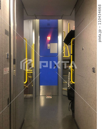 E4系 新幹線電車 車内 E4系 新幹線電車 車内 110434668