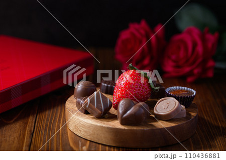 バレンタインチョコ　Valentine's Day  110436881