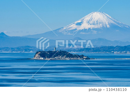 逗子からの江ノ島と富士山 110438110