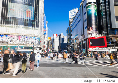 渋谷 スクランブル交差点 渋谷 スクランブル交差点 110438648