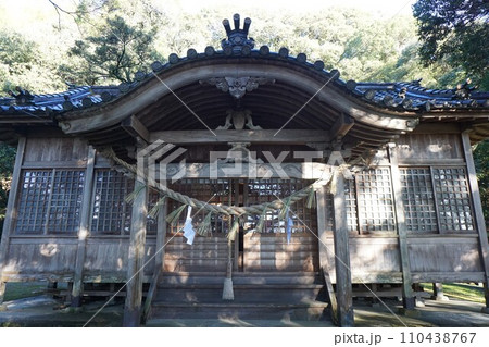 津山市の城東地区にある「大隅神社」:拝殿 津山市の城東地区にある「大隅神社」:拝殿 110438767