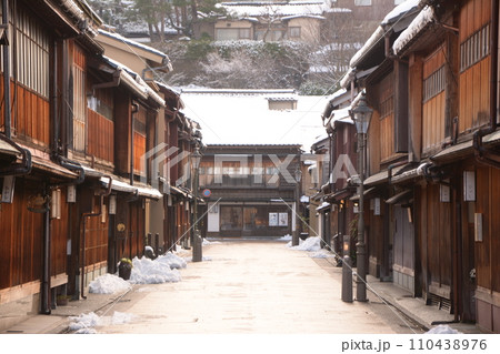 雪降る東茶屋街 雪降る東茶屋街 110438976