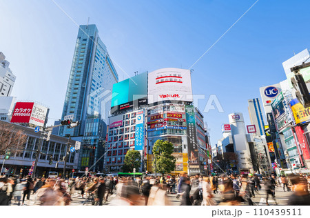 渋谷　スクランブル交差点 110439511
