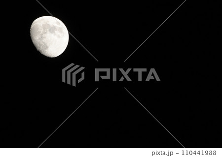 月齢10.1十一日目の月 110441988