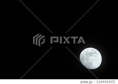 月齢11.1十二日目の月 月齢11.1十二日目の月 110442472
