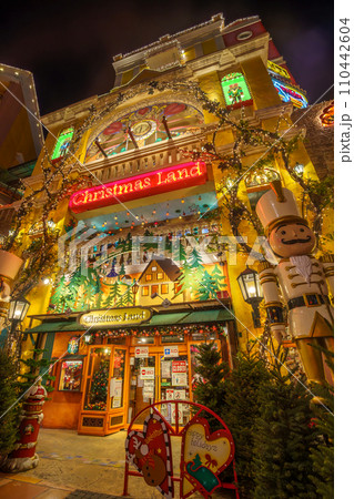 アメリカンビレッチの夜景 アメリカンビレッチの夜景 110442604
