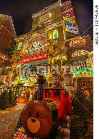 アメリカンビレッチの夜景 110442606