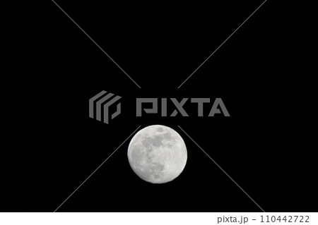 月齢12.1十三夜の月 月齢12.1十三夜の月 110442722