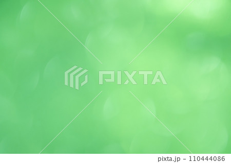 グリーンカラー系玉ボケイメージ　背景素材 110444086