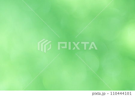 グリーンカラー系玉ボケイメージ　背景素材 110444101