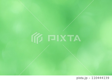 グリーンカラー系玉ボケイメージ　背景素材 110444139