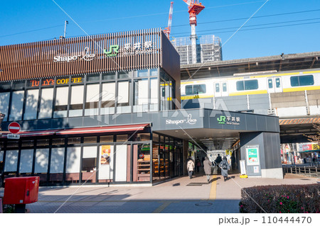 東京都江戸川区　平井駅の駅前風景 110444470