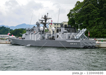 停泊中の海上自衛隊 ミサイル艇 停泊中の海上自衛隊 ミサイル艇 110444690