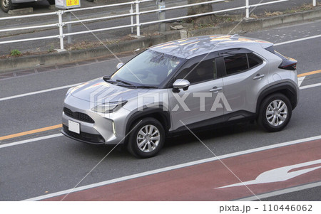 SUV 多用途車　道路走行 110446062