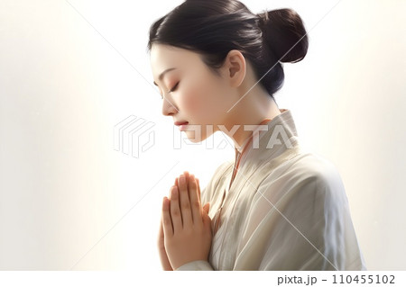 祈る日本人女性6　AI生成画像 110455102