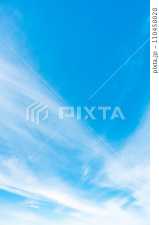 爽やかな青空 110458028