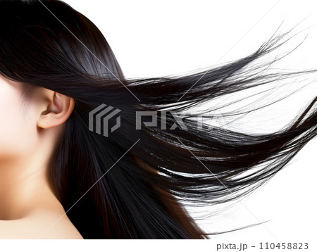 流れるような美しさの黒髪ロングヘアのアジア人女性 110458823