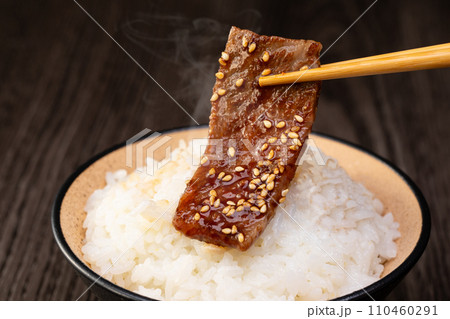 焼肉をごはんと食べる 110460291