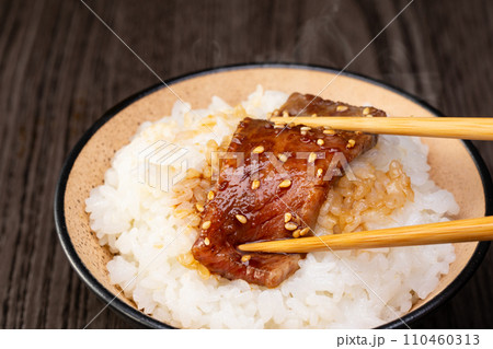 焼肉をごはんと食べる 110460313