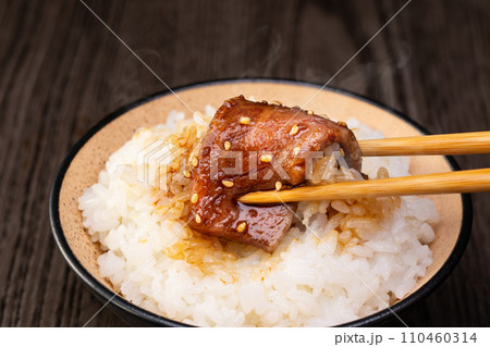 焼肉をごはんと食べる 焼肉をごはんと食べる 110460314
