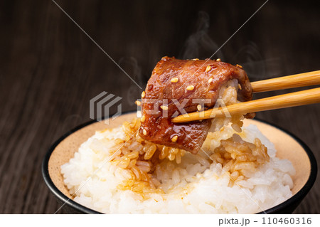 焼肉をごはんと食べる 110460316