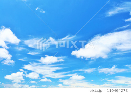 夏の青空と雲 夏の青空と雲 110464278