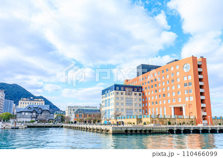 冬の門司港レトロ　福岡県北九州市 110466099
