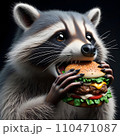 ハンバーガーにかぶりつくアライグマ[AI生成] 110471087